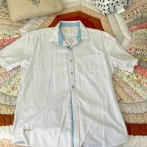 7 Diamonds white shirt sleeve